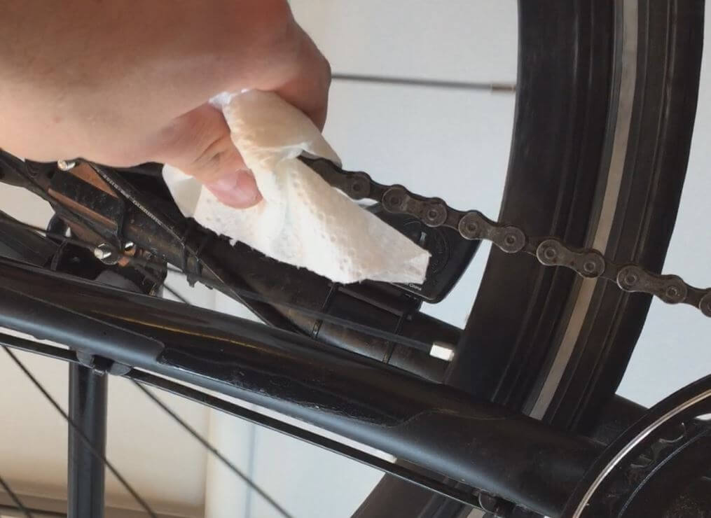 enlever huile de vélo