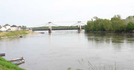 pont loire à vélo