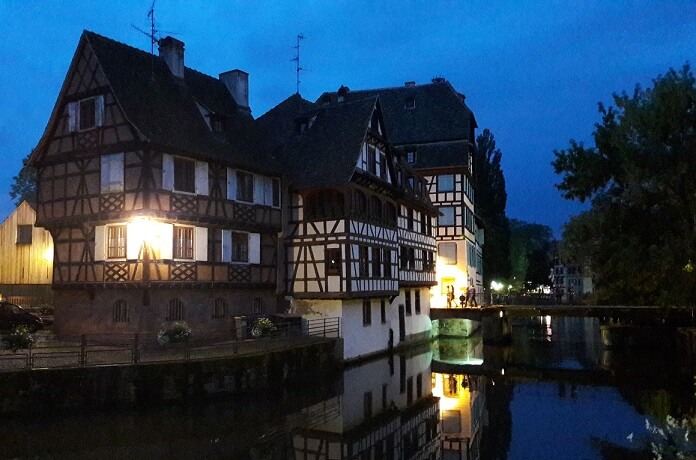 petite france de nuit strasbourg