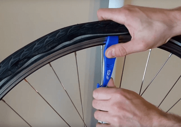 Tuto] Comment enlever une roue de vélo et remonter un pneu