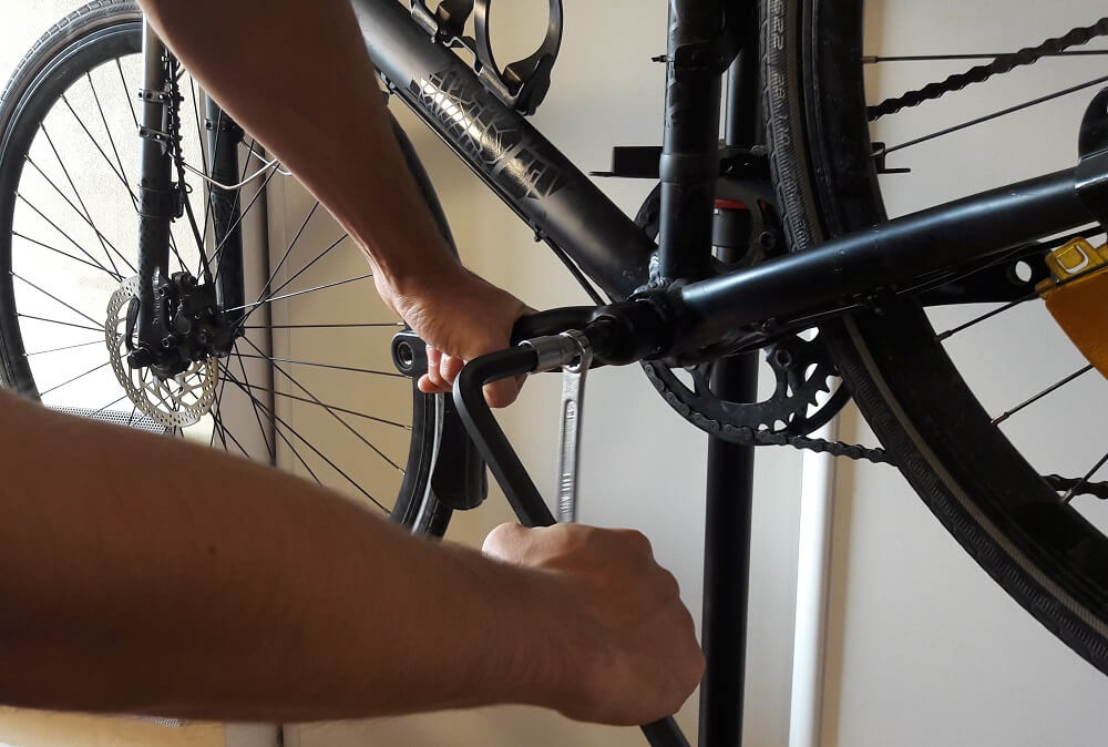 Remover pedal de bicicleta